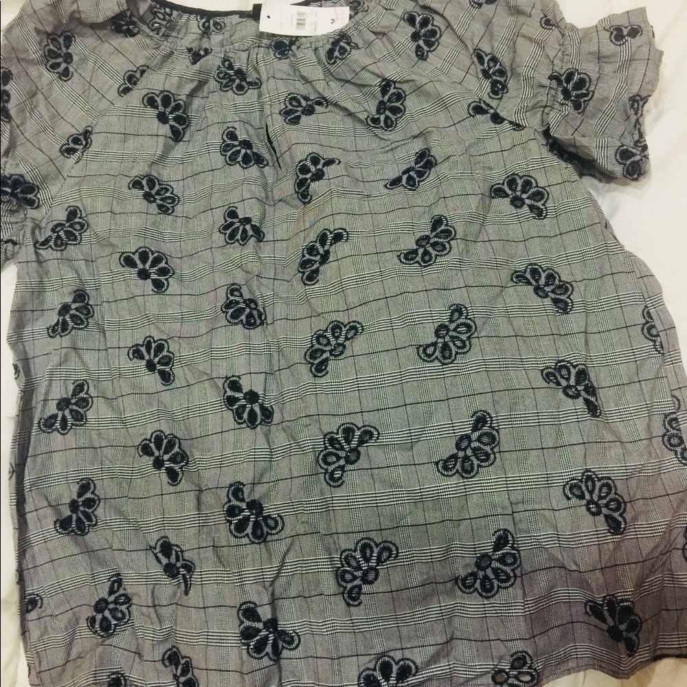Plaid puff top by Ann Taylor with tags